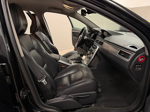 Volvo V70 16 of 24