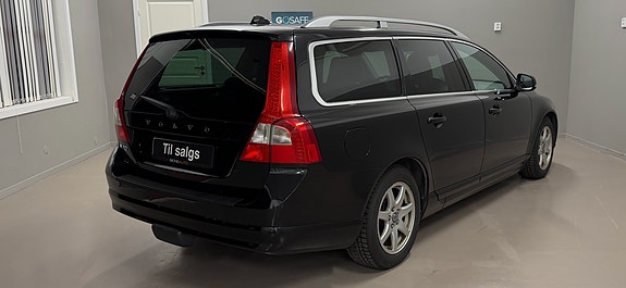 Volvo V70 8 of 24