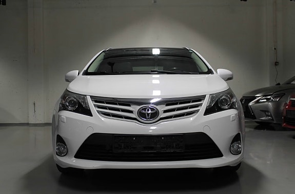 Toyota Avensis 3 of 30