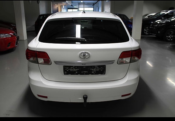Toyota Avensis 13 of 30
