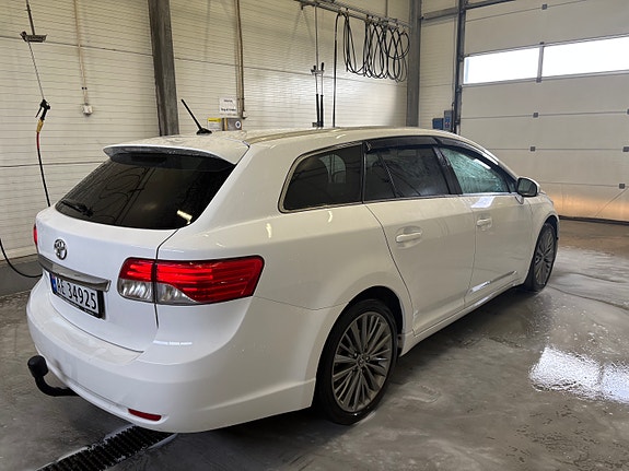 Toyota Avensis 19 of 30