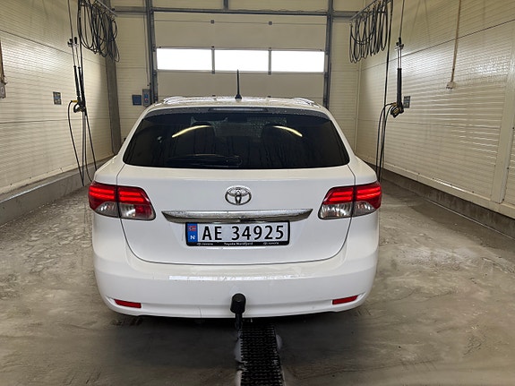Toyota Avensis 18 of 30