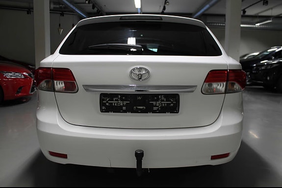 Toyota Avensis 15 of 30