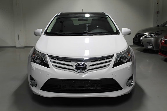 Toyota Avensis 4 of 30