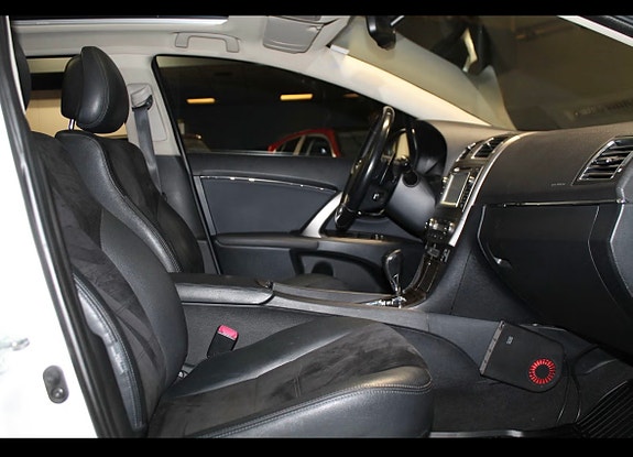 Toyota Avensis 28 of 30