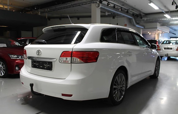 Toyota Avensis 12 of 30