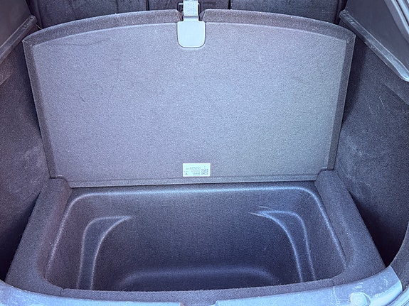 Tesla Model Y 14 of 20