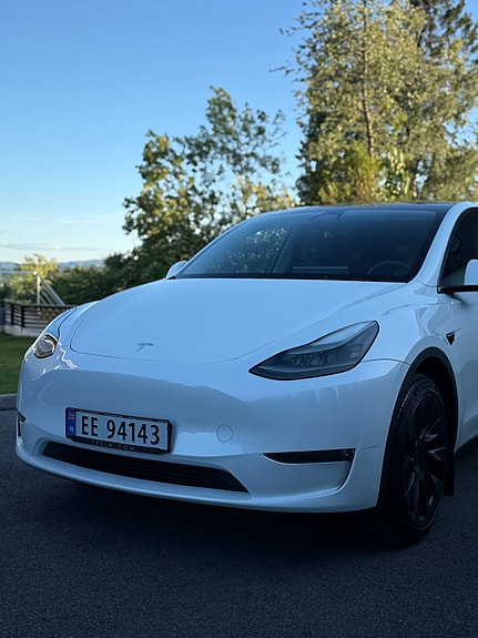 Tesla Model Y 2 of 20