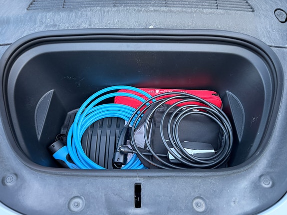 Tesla Model Y 19 of 20
