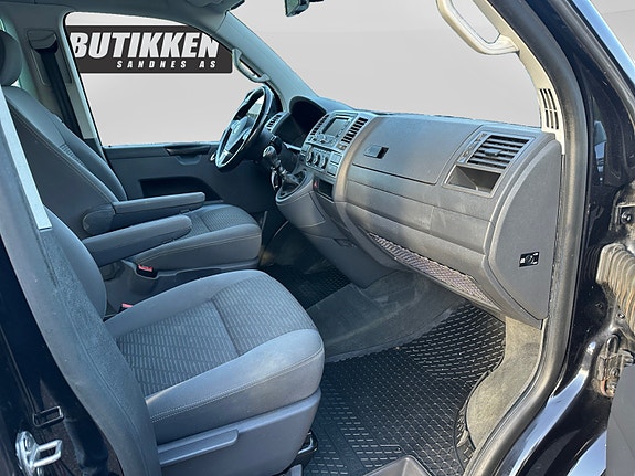 Volkswagen Multivan 18 of 22