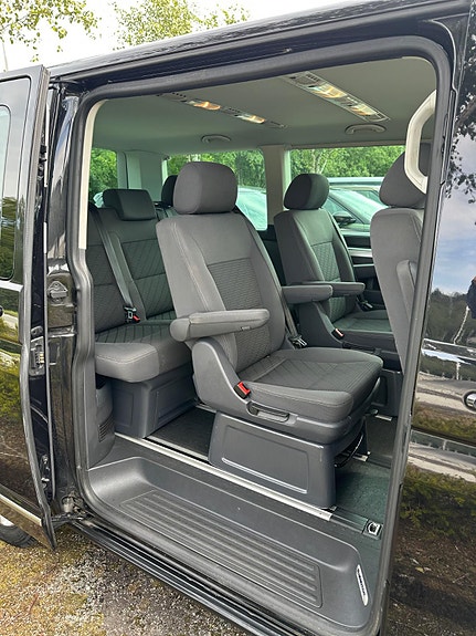 Volkswagen Multivan 20 of 22