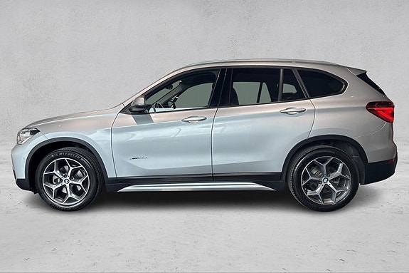BMW X1 2 of 27