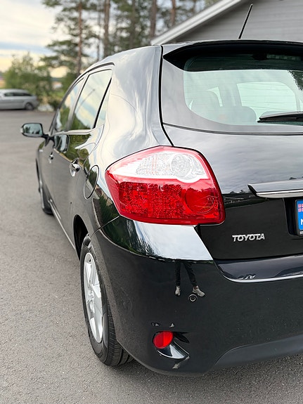 Toyota Auris 13 of 30