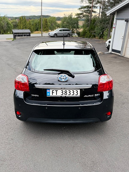 Toyota Auris 12 of 30