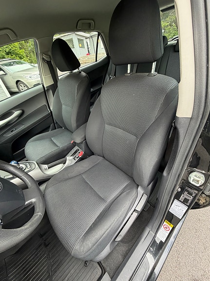 Toyota Auris 30 of 30