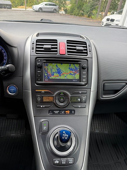 Toyota Auris 22 of 30