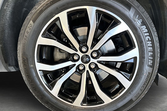 Ford Explorer 10 of 30
