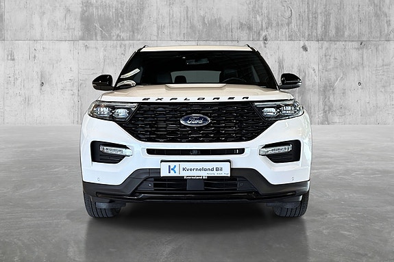 Ford Explorer 2 of 30