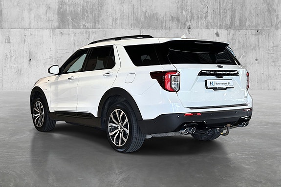 Ford Explorer 9 of 30