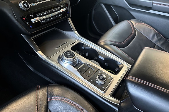 Ford Explorer 27 of 30