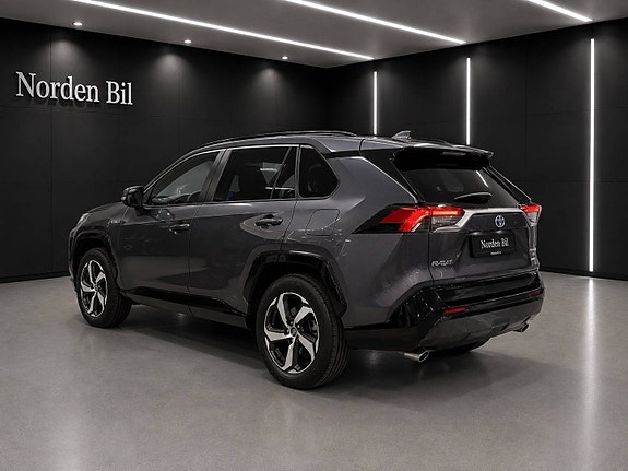 Toyota RAV4 4 of 29
