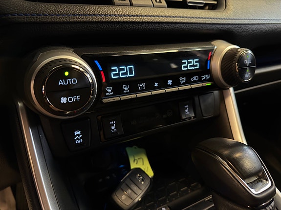 Toyota RAV4 20 of 29