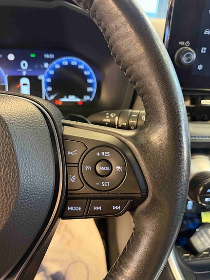 Toyota RAV4 12 of 29