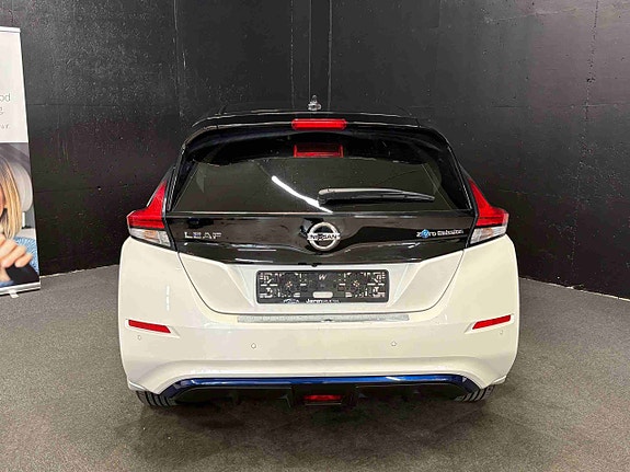 Nissan Leaf 6 of 26