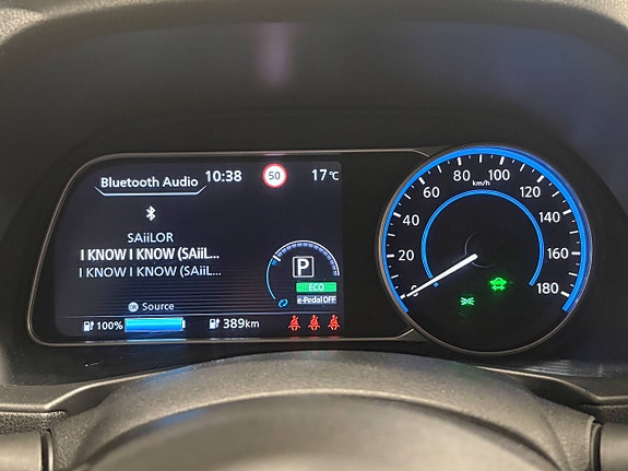 Nissan Leaf 15 of 26