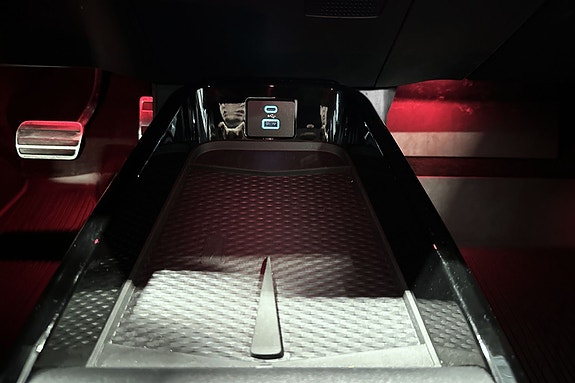 Ford Mustang Mach-E 20 of 28