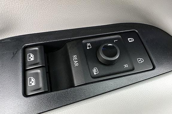 Ford Explorer 23 of 27