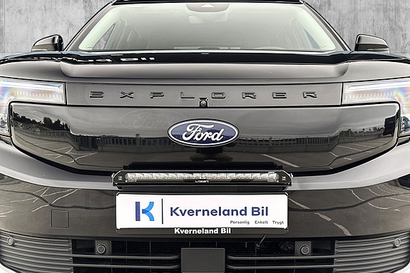 Ford Explorer 3 of 27