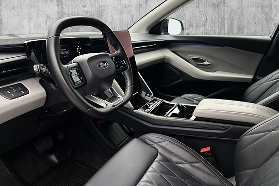 Ford Explorer 12 of 28