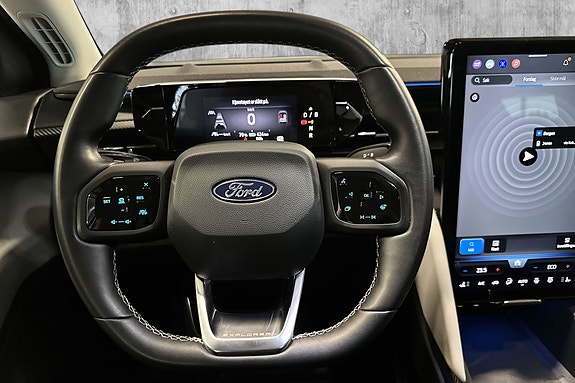 Ford Explorer 18 of 28