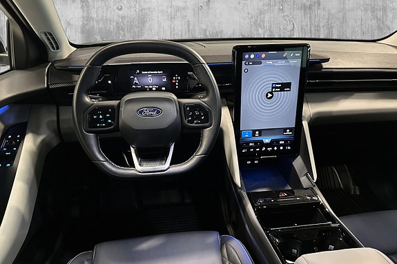 Ford Explorer 17 of 28