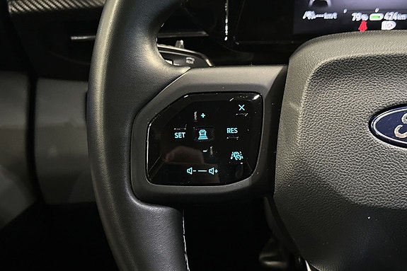 Ford Explorer 19 of 28