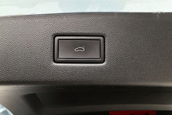 Ford Explorer 10 of 28
