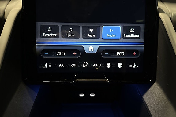 Ford Explorer 26 of 28
