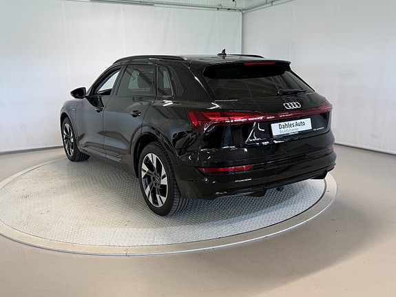 Audi e-tron 16 of 30