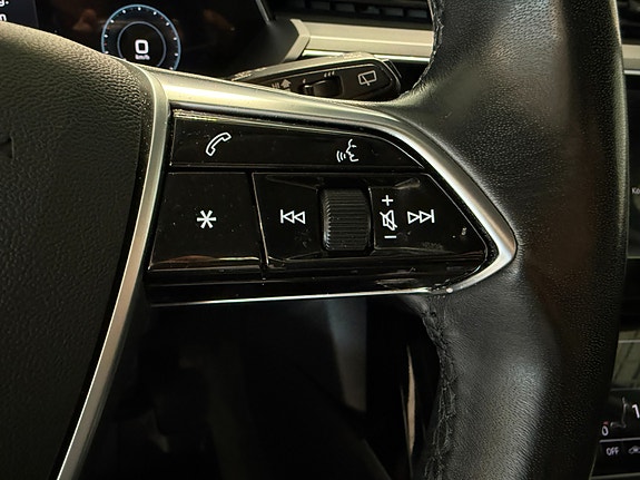 Audi e-tron 23 of 30