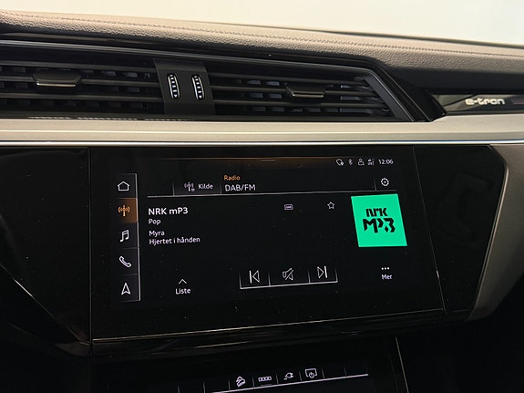 Audi e-tron 27 of 30