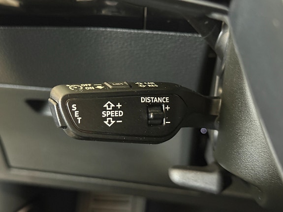 Audi e-tron 24 of 30
