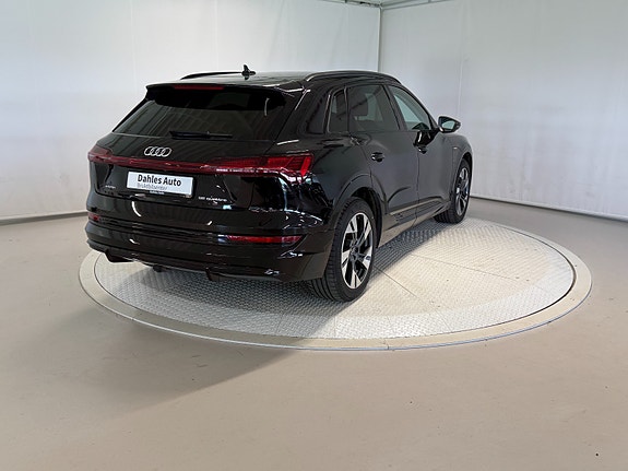Audi e-tron 3 of 30