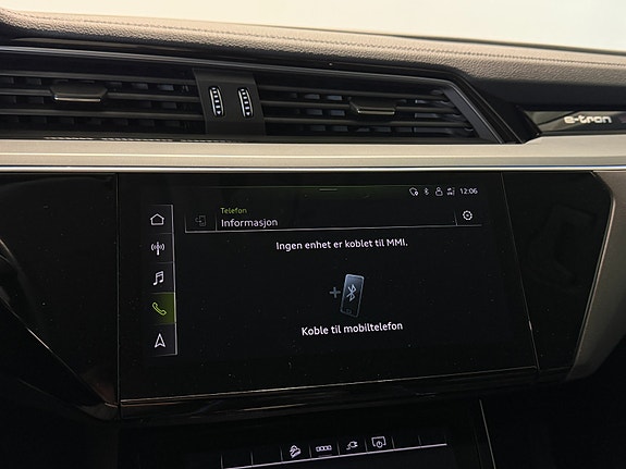 Audi e-tron 28 of 30