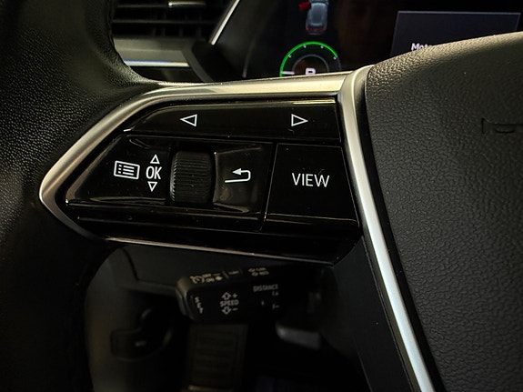 Audi e-tron 22 of 30