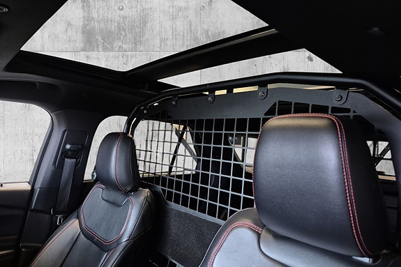 Ford Explorer 25 of 28