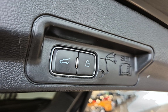 Ford Explorer 27 of 28