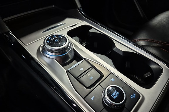 Ford Explorer 23 of 28