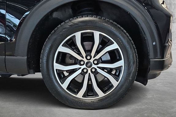 Ford Explorer 10 of 28