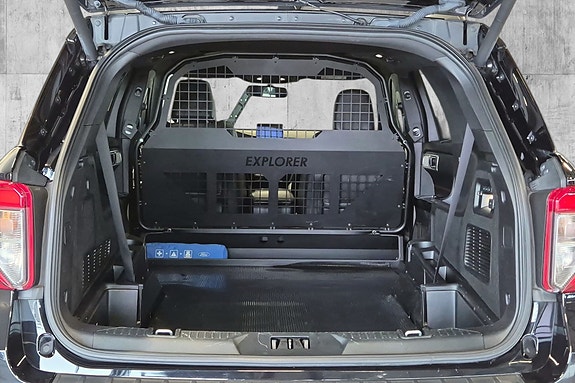 Ford Explorer 11 of 28